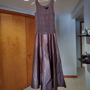 Cachet Gown with Shalll